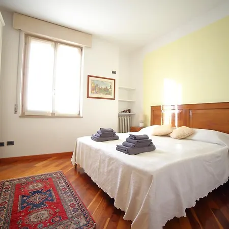 Luxury Apartment *