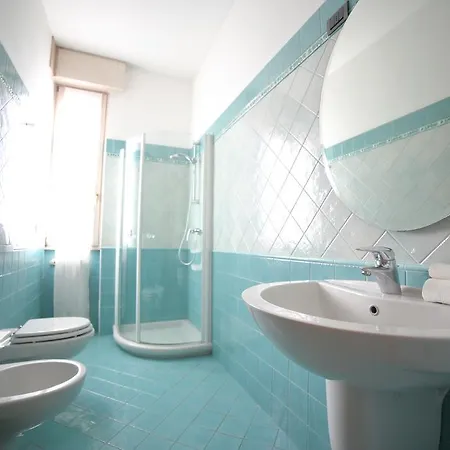 Luxury Apartment *